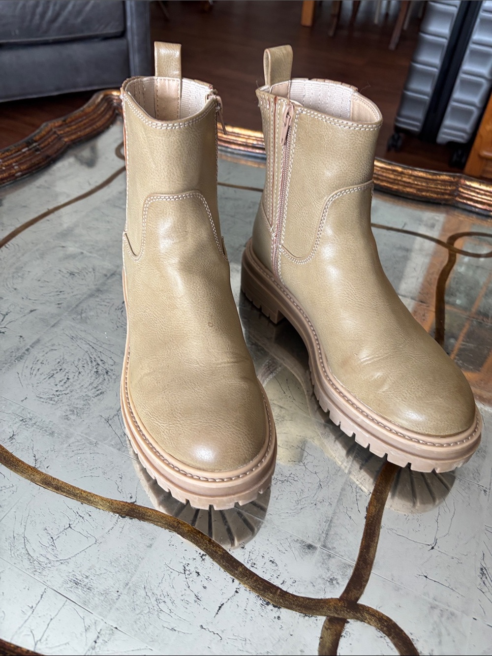 Women's Chunky Chelsea Boot